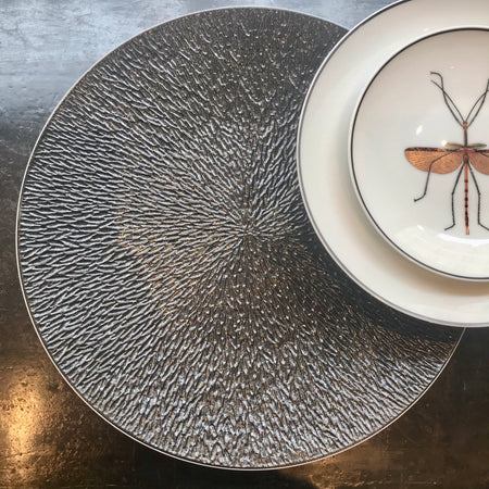 presentation plate Raynaud Black Iridescent Mineral