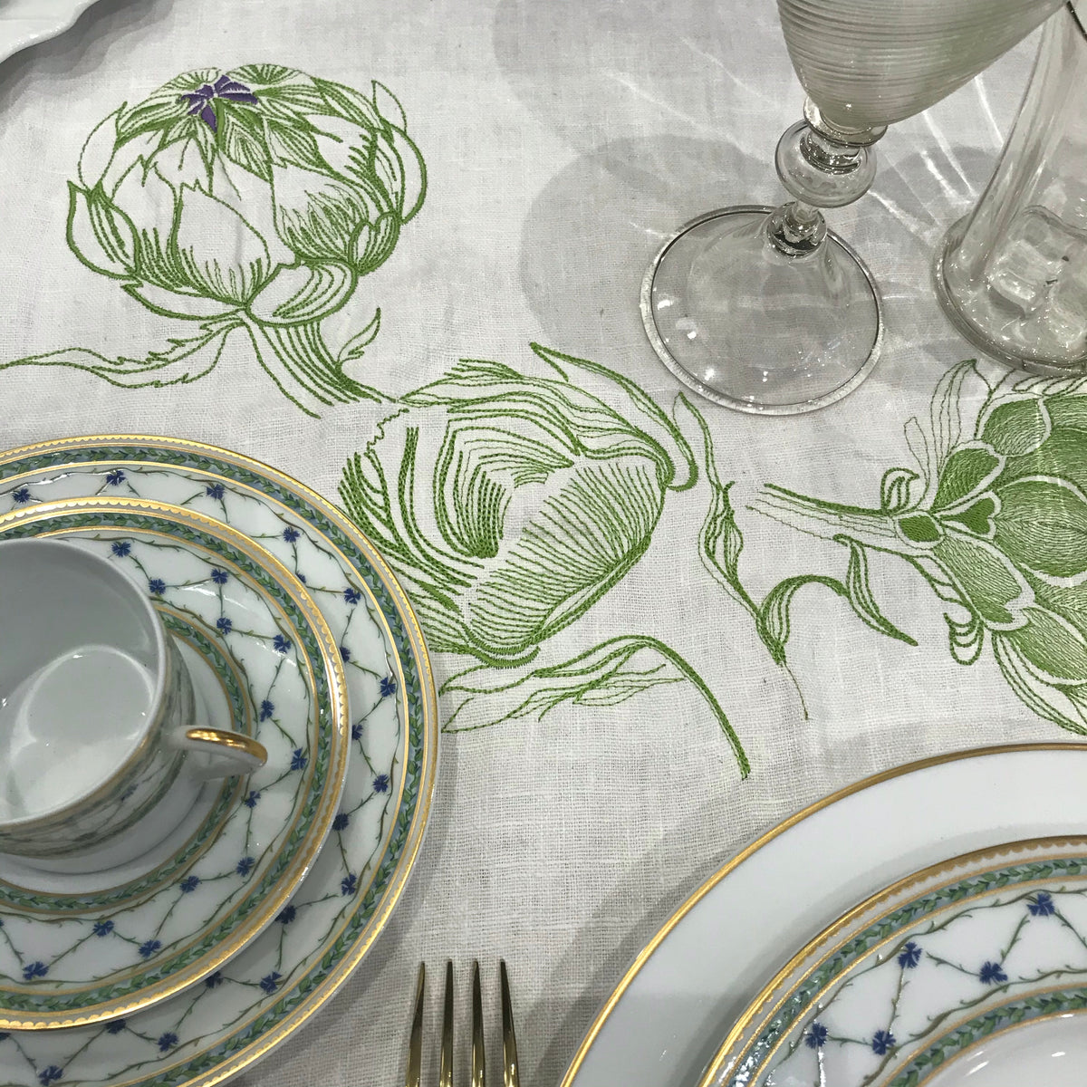 Nappe en lin brodé artichauts ARTIPARIS