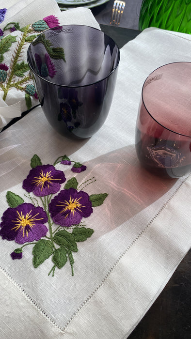 6 linen napkins embroidered with wildflowers