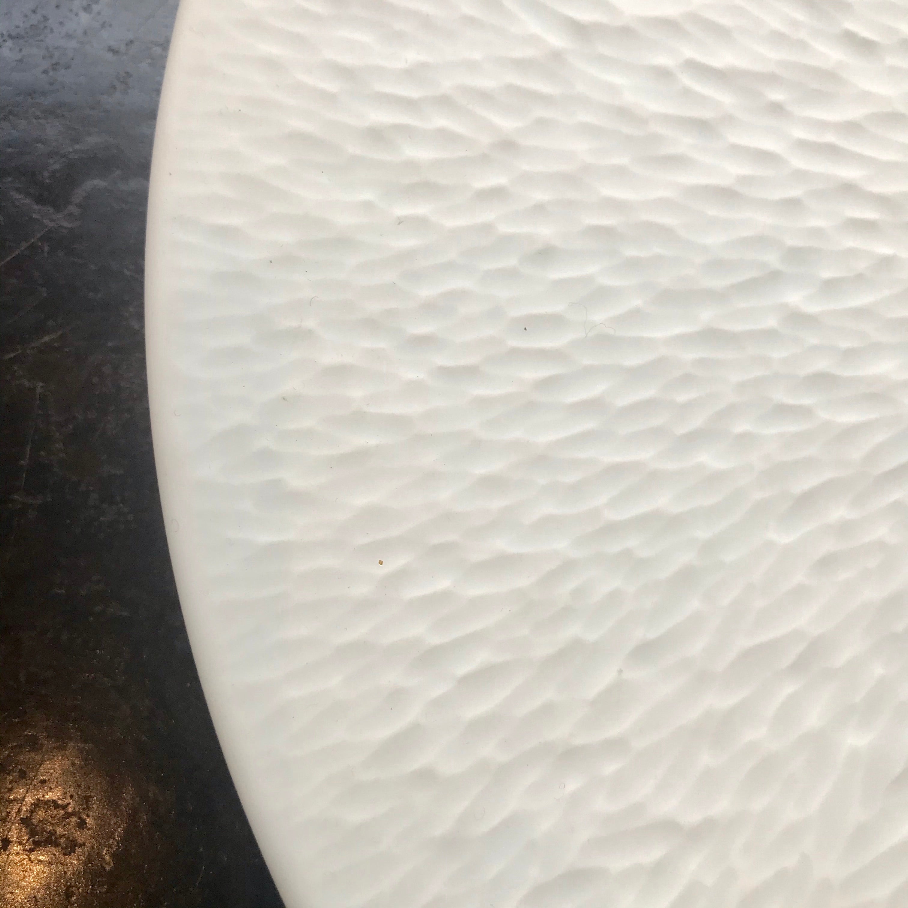 Raynaud's White Sablé Mineral Presentation Plate