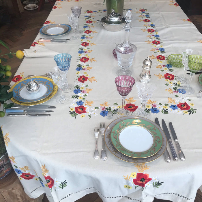 Summer table for 8 people