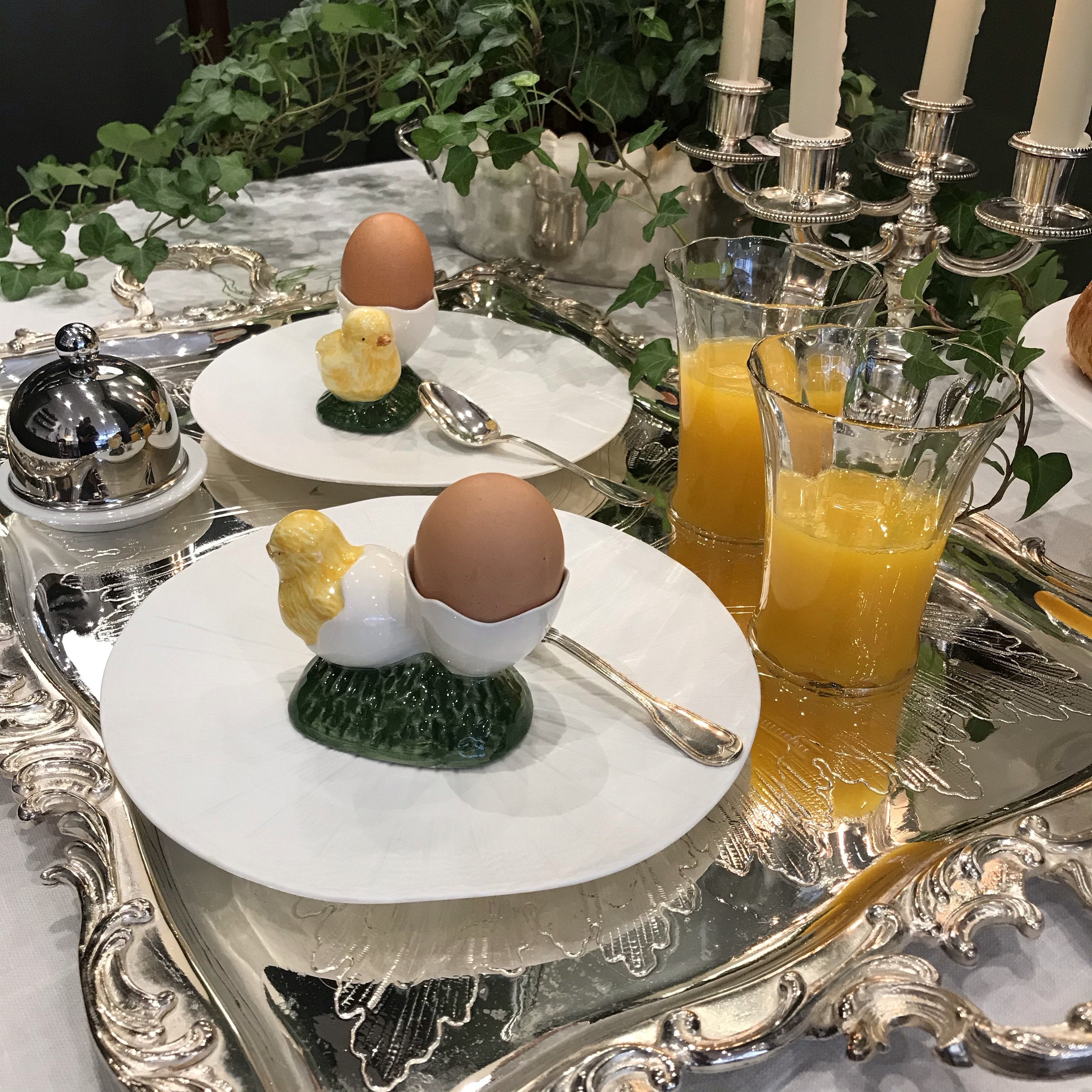 Petot de déjeuner français french breakfast egg cup chick