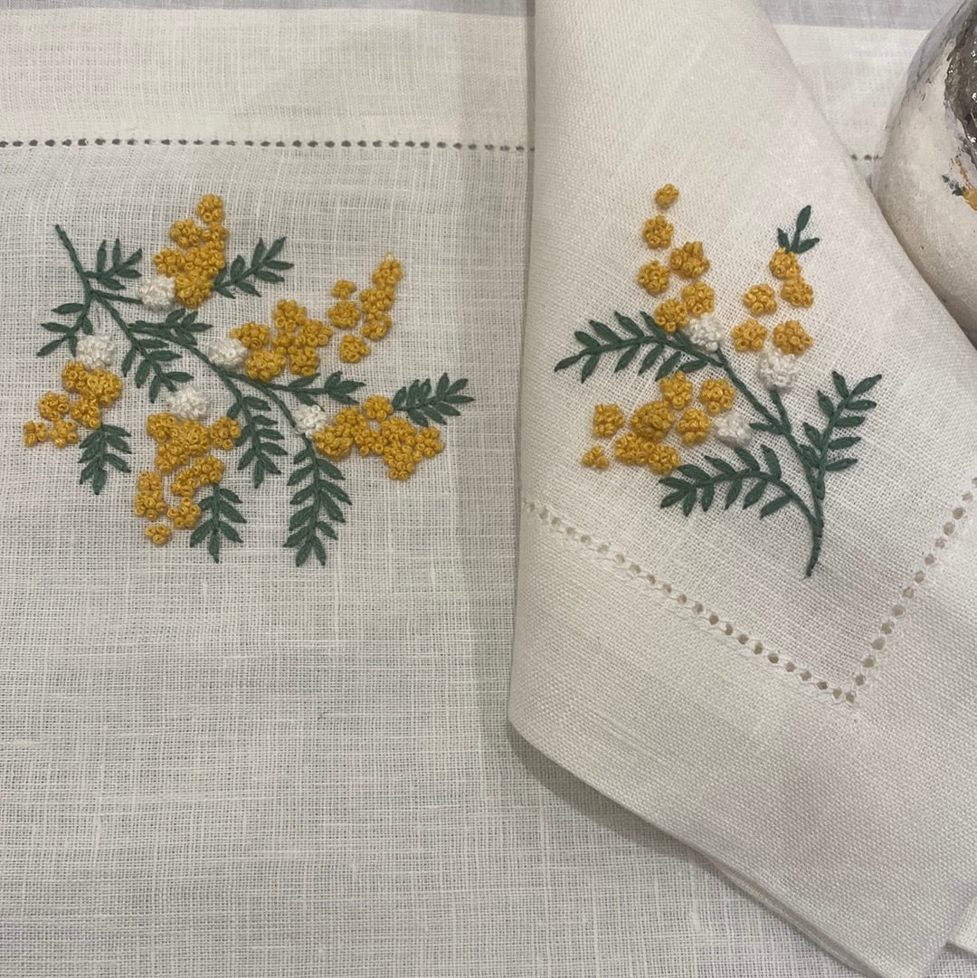 4 serviettes en lin brodé mimosa