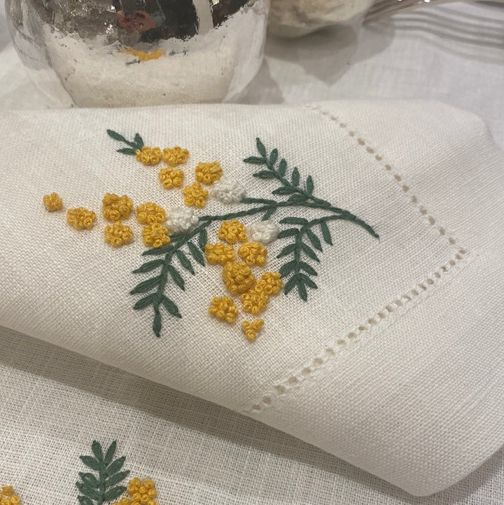 4 serviettes en lin brodé mimosa