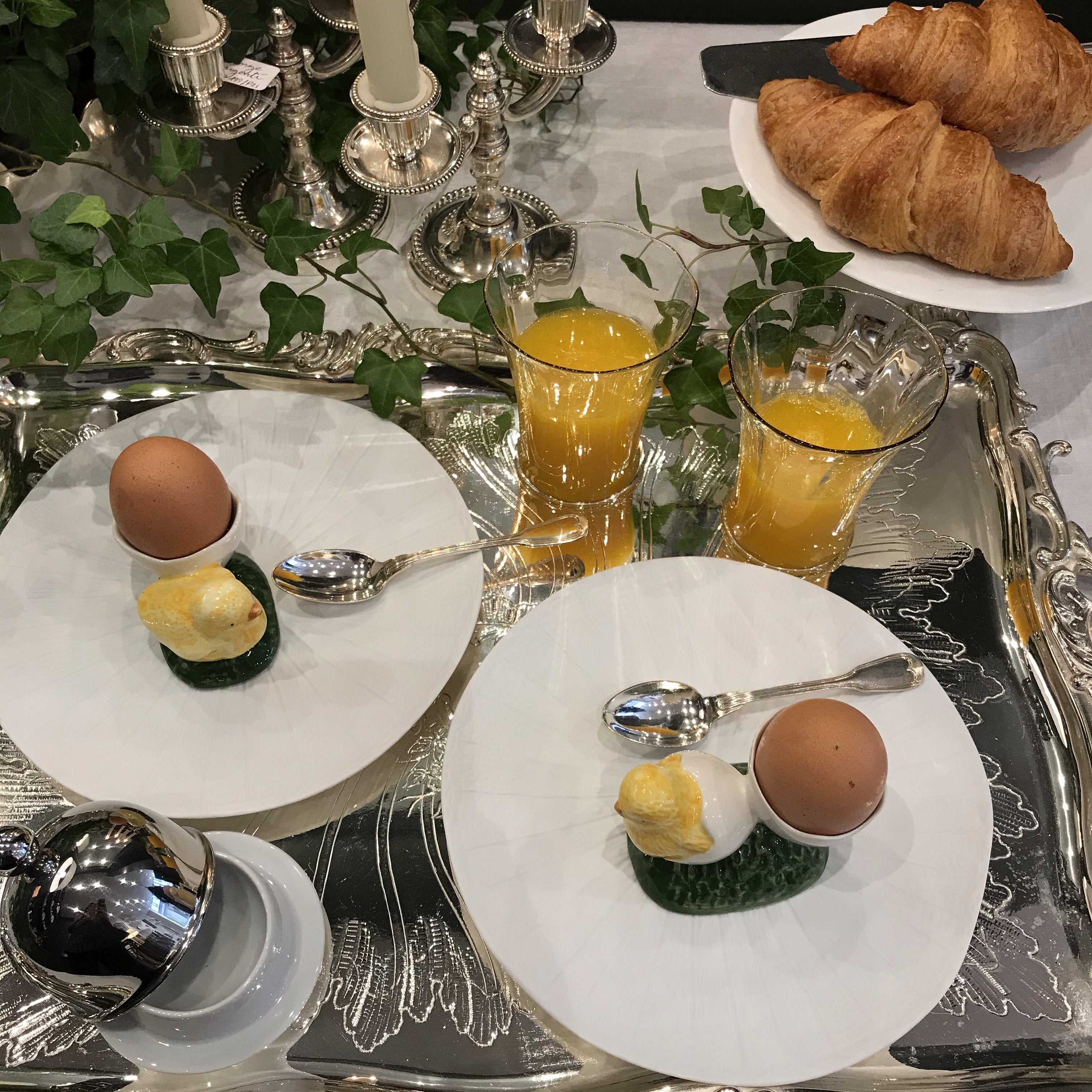 Petot dejeuner français french breakfast coquetier poussin
